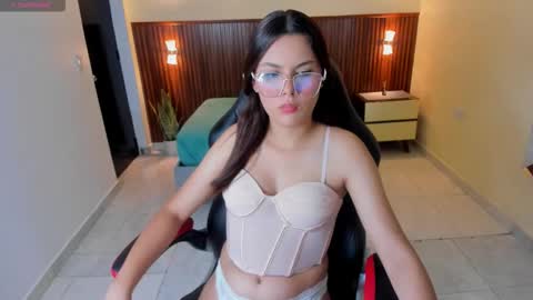 C L A R A  online show from 02/19/26, 07:21