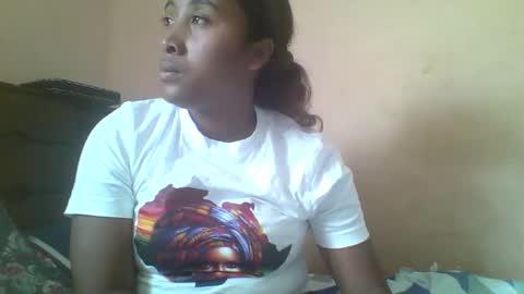 Clarah0123 online show from 09/17/25, 09:22