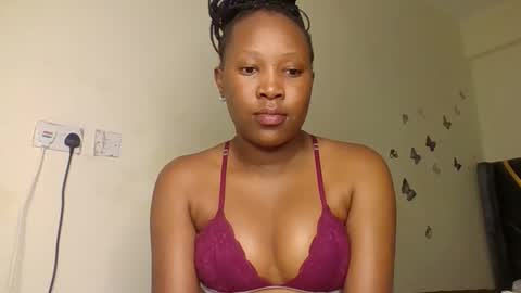 clara11 online show from 04/11/26, 12:53