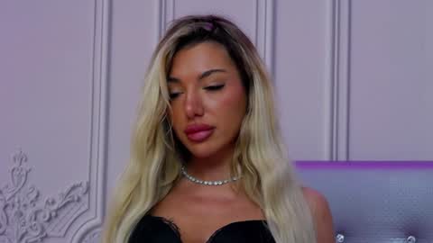 ClaraHazel online show from 12/30/24, 11:26