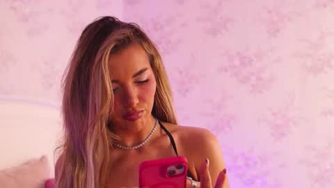 Snapshot of clarahazell chatting on 01/07/26, 04:59 ClaraHazel online show from 01/07/26, 04:59
