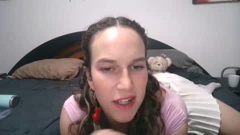 claralafontaine online show from 12/20/25, 10:28