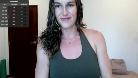 Snapshot of claralafontaine chatting on 06/10/26, 10:47 claralafontaine online show from 06/10/26, 10:47