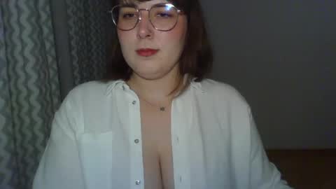Snapshot of claralovely chatting on 04/15/26, 07:58 Clara online show from 04/15/26, 07:58