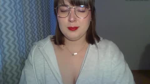 Snapshot of claralovely chatting on 04/22/26, 05:25 Clara online show from 04/22/26, 05:25