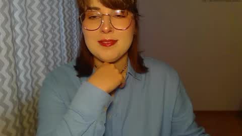 Snapshot of claralovely chatting on 05/27/26, 05:32 Clara online show from 05/27/26, 05:32