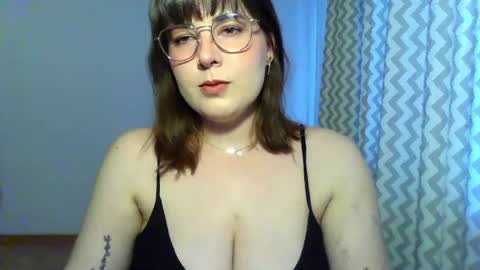 Snapshot of claralovely chatting on 06/26/26, 06:23 Clara online show from 06/26/26, 06:23