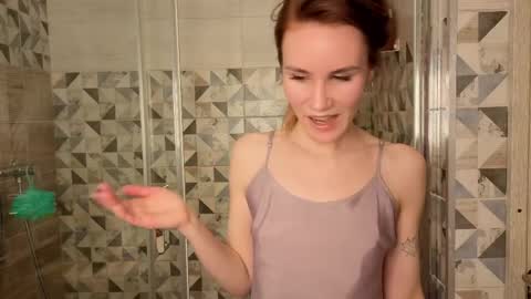 Snapshot of clare_ff chatting on 04/03/26, 02:04 Claire online show from 04/03/26, 02:04