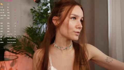 Snapshot of clare_ff chatting on 04/20/26, 02:20 Claire online show from 04/20/26, 02:20