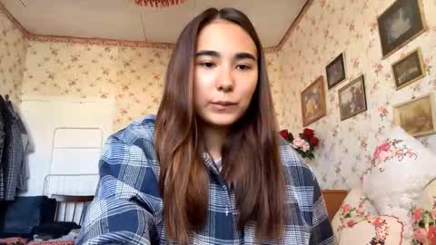 Yuna online show from 09/18/25, 07:21