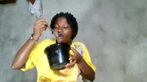 Snapshot of clarisse98 chatting on 03/08/26, 05:28 clarisse98 online show from 03/08/26, 05:28