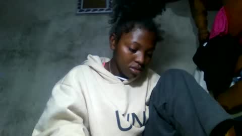 Snapshot of clarisse98 chatting on 04/17/26, 09:12 clarisse98 online show from 04/17/26, 09:12