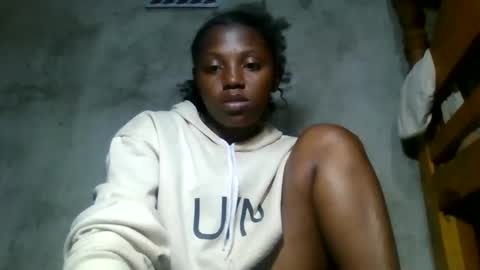 Snapshot of clarisse98 chatting on 04/19/26, 09:39 clarisse98 online show from 04/19/26, 09:39