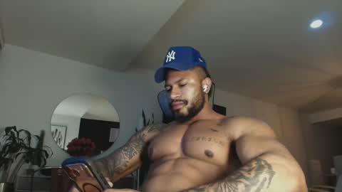 Snapshot of clark_strong chatting on 05/13/26, 11:00 clark_strong online show from 05/13/26, 11:00