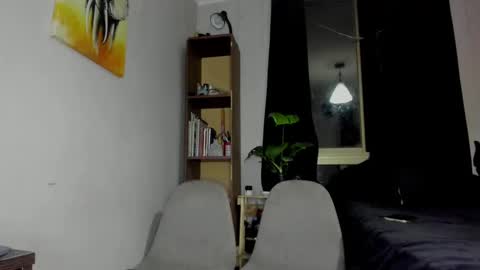 clark_tommy11 online show from 12/02/24, 01:47