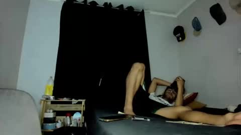 clark_tommy11 online show from 02/04/25, 09:07