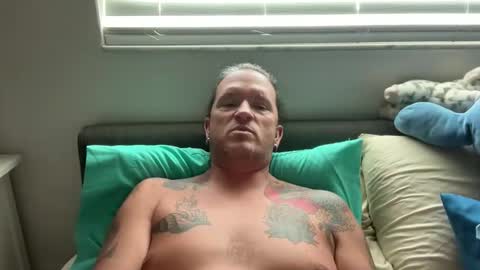 Snapshot of clarkjaymes chatting on 05/13/26, 04:37 clarkjaymes online show from 05/13/26, 04:37