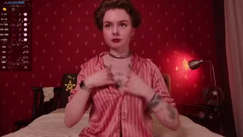 Snapshot of classy_mia chatting on 02/18/25, 08:14 Goldie online show from 02/18/25, 08:14