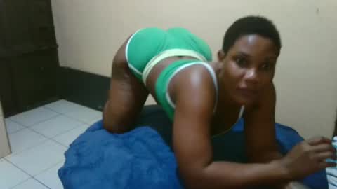 Snapshot of classyhornybabe chatting on 01/21/25, 12:36 Angel online show from 01/21/25, 12:36