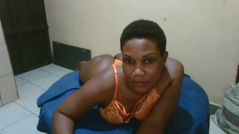 Snapshot of classyhornybabe chatting on 02/13/25, 02:01 Angel online show from 02/13/25, 02:01