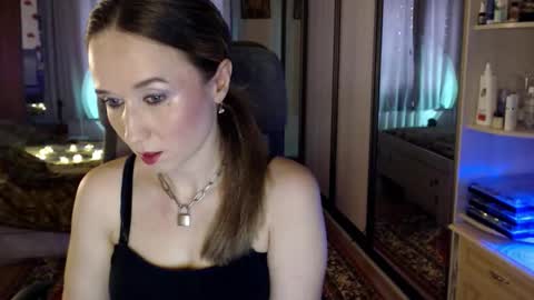 classyinna online show from 10/31/25, 05:08