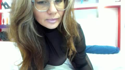 Snapshot of classylady666 chatting on 12/18/25, 01:50 Valery online show from 12/18/25, 01:50