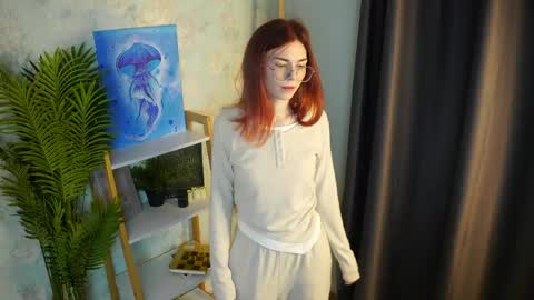 Snapshot of claudeleza chatting on 04/28/26, 04:12 Wendy DONT FORGET GIVE ME THUMBS UP online show from 04/28/26, 04:12