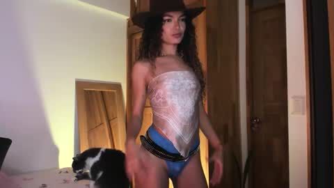Snapshot of claudiarivera_1 chatting on 03/04/26, 07:53 Claudia Rivera online show from 03/04/26, 07:53
