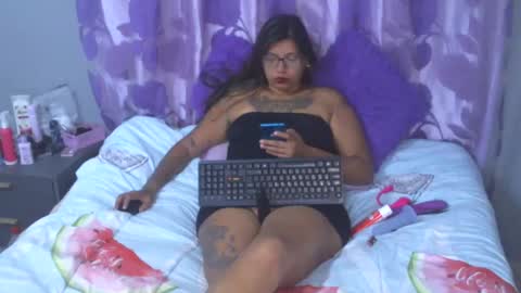 Snapshot of claudine_valencia chatting on 01/05/25, 02:06 claudine valencia online show from 01/05/25, 02:06