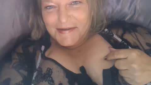 Snapshot of claudineddd chatting on 12/13/24, 12:20 ClaudineDDD online show from 12/13/24, 12:20