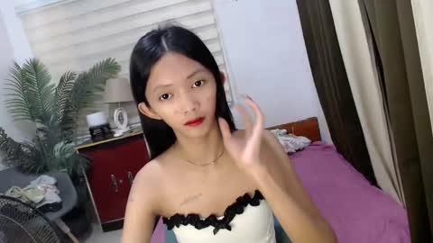 Snapshot of claxy_kimslut chatting on 12/22/25, 07:33 KIM online show from 12/22/25, 07:33
