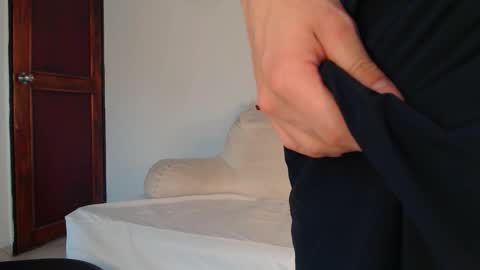 Snapshot of clay_black chatting on 03/04/26, 09:32 online show from 03/04/26, 09:32