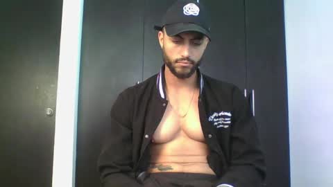 Snapshot of claybrown_ chatting on 04/22/26, 05:25 Clay online show from 04/22/26, 05:25