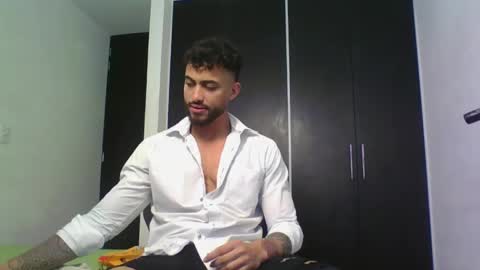 Snapshot of claybrown_ chatting on 05/22/26, 12:11 Clay online show from 05/22/26, 12:11
