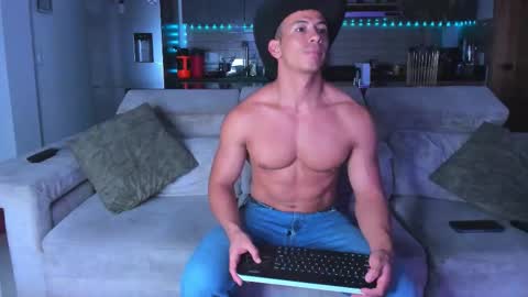 Snapshot of claytonburgues chatting on 02/05/26, 04:39 claytonburgues online show from 02/05/26, 04:39