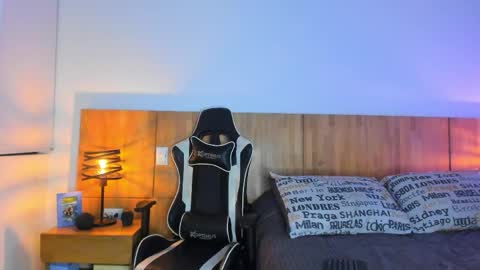 Snapshot of claytonburgues chatting on 04/18/26, 01:42 claytonburgues online show from 04/18/26, 01:42