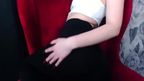 Snapshot of cleadark chatting on 03/03/25, 12:15 CleaDark online show from 03/03/25, 12:15