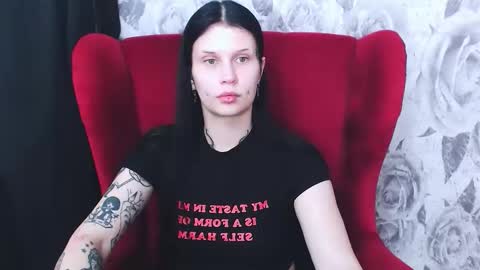 Snapshot of cleadark chatting on 10/23/25, 07:12 CleaDark online show from 10/23/25, 07:12