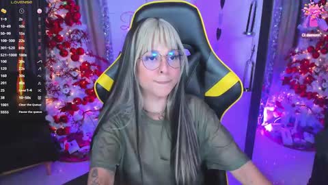 Snapshot of cleademon chatting on 12/27/24, 03:37 Demon online show from 12/27/24, 03:37