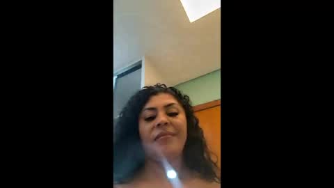 Snapshot of cleciamorena12 chatting on 04/21/26, 02:26 Clcia morena online show from 04/21/26, 02:26