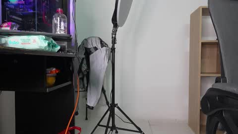 Cleo Adams online show from 11/30/25, 05:11