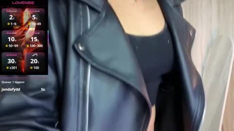 Clementine online show from 10/17/25, 01:14