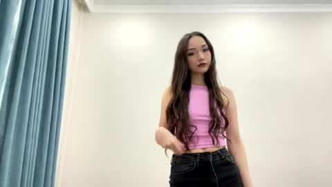 Snapshot of clementinecampion chatting on 05/01/26, 12:43 Viki online show from 05/01/26, 12:43