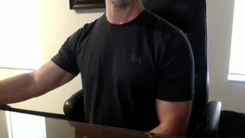 Snapshot of clemike69 chatting on 04/21/26, 05:50 clemike69 online show from 04/21/26, 05:50