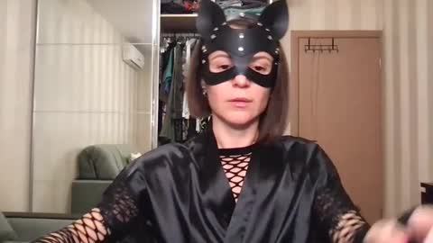 Snapshot of cleo_catra chatting on 09/28/25, 05:07 cleo_catra online show from 09/28/25, 05:07