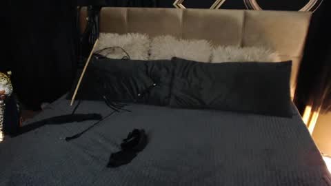 Snapshot of cleo_frost chatting on 04/09/26, 11:54 Cleo online show from 04/09/26, 11:54