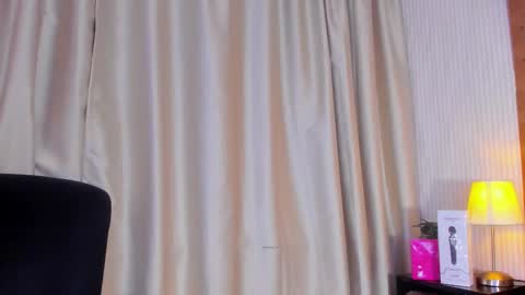 Snapshot of cleo_nilee chatting on 01/13/26, 04:07 cleo online show from 01/13/26, 04:07