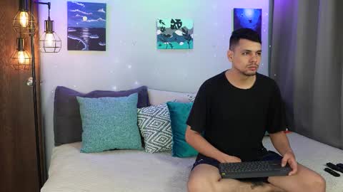 Girl Juliana and Federico online show from 10/28/25, 07:01