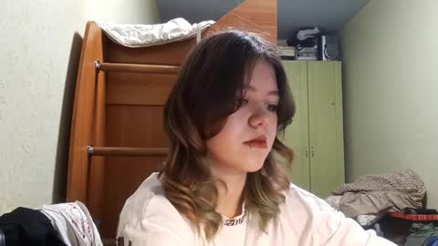 Snapshot of cleopatrastong chatting on 12/21/25, 08:54 Dina online show from 12/21/25, 08:54