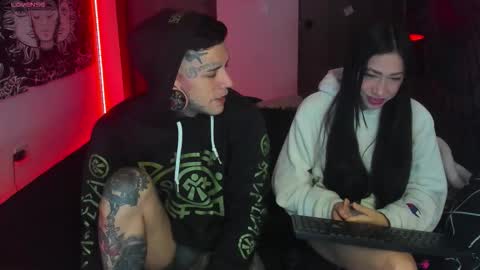 Snapshot of cleosexxx chatting on 11/22/25, 08:13 cleo y maikol online show from 11/22/25, 08:13